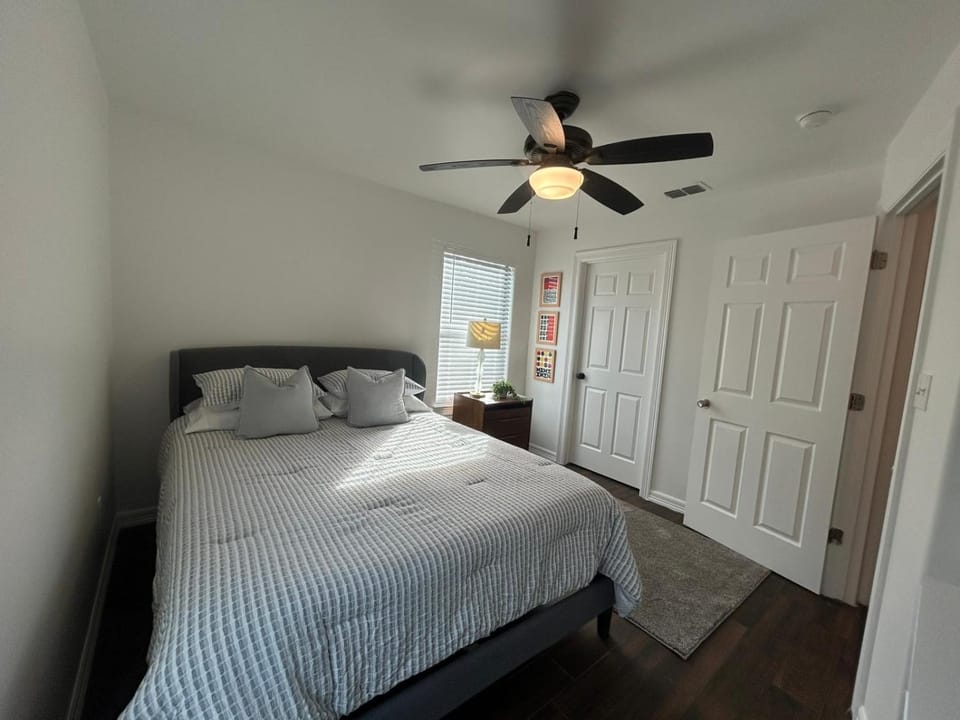 Fully Furnished 2 bedroom Apartment in Brownsville