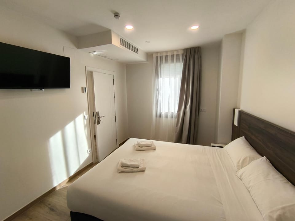 Bed, Photo of the whole room