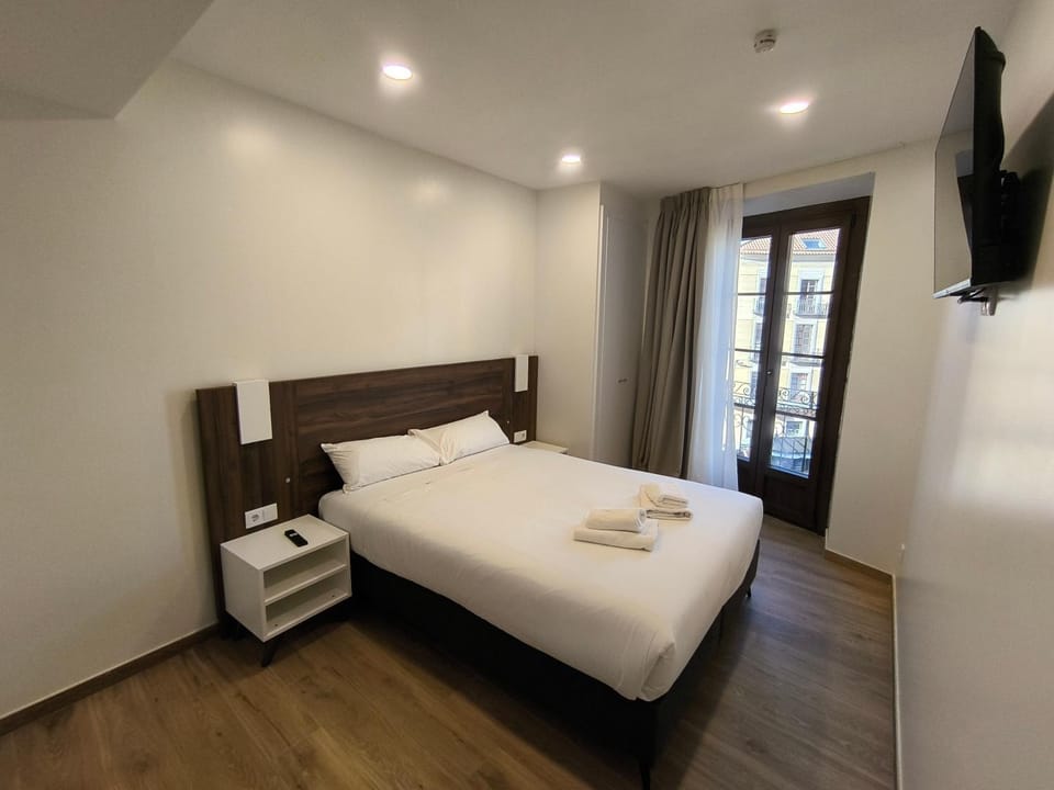 Bed, Photo of the whole room