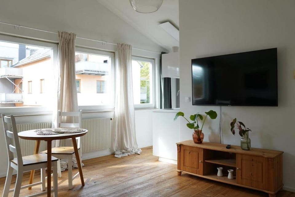 Green oasis with large balcony & parking Apartment in Graz