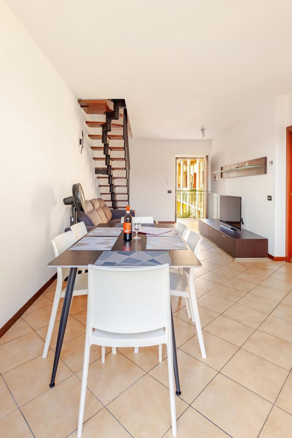 Living room, Seating area, Dining area