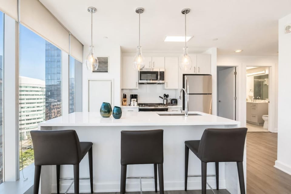 Chic Stamford Apartment - Walk to Train & Entertainment Apartment in Stamford
