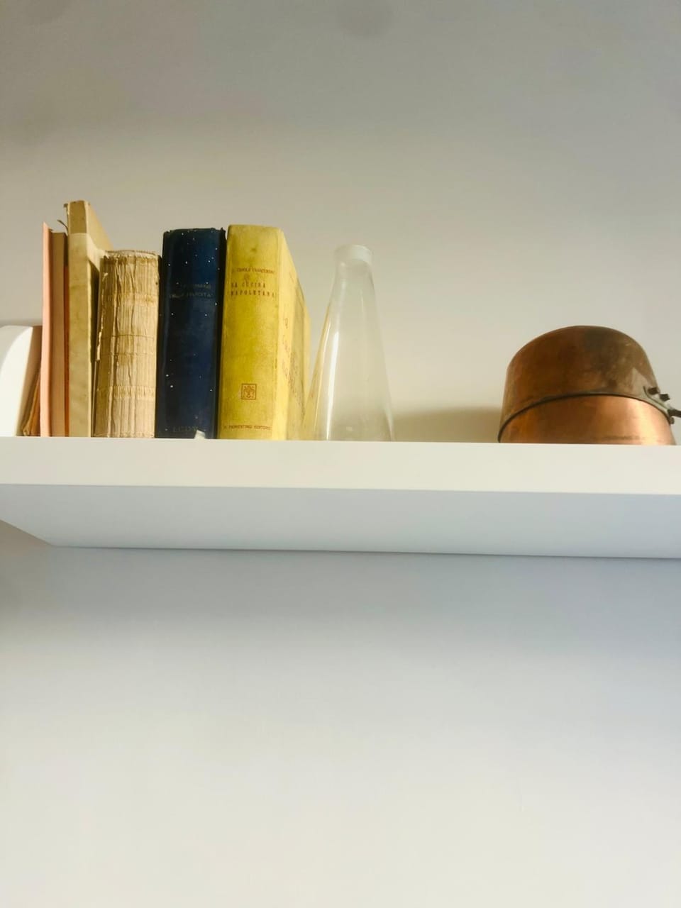 Alice's new studio apartment in the center of Chiaia Apartment in Naples