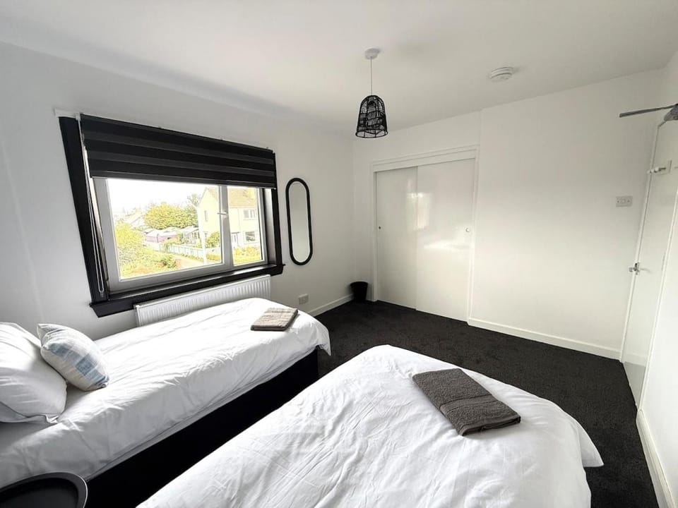 Cosy central house in St Andrews - close to golf, beach, university and free parking House in Saint Andrews