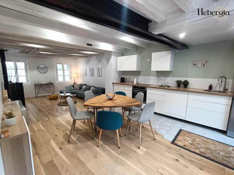 Living room, kitchen