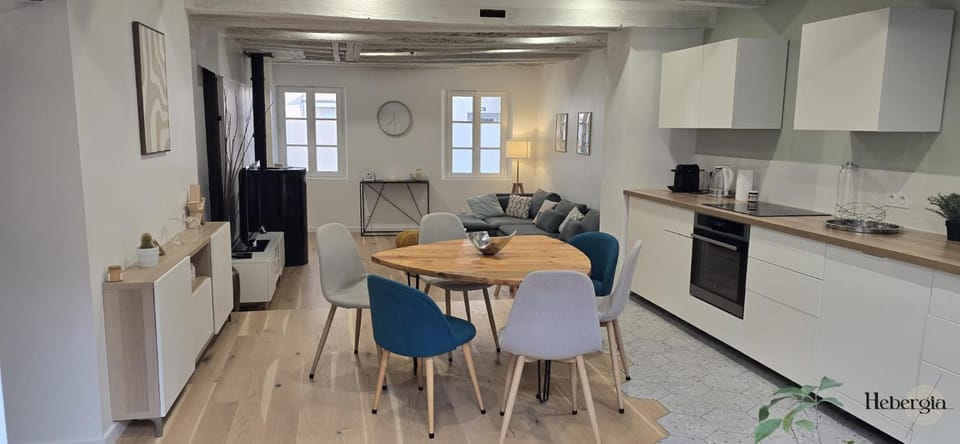 Living room, kitchen