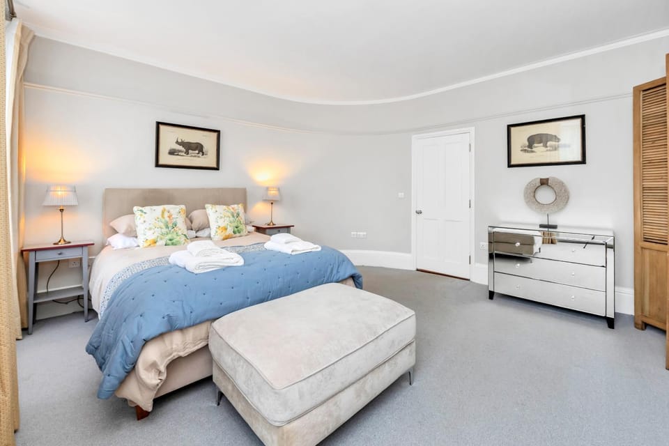GROUND floor apartment no steps 119 Northgate St luxury 2 bedroom apartment close to the town centre with paid parking close by Apartment in Bury Saint Edmunds