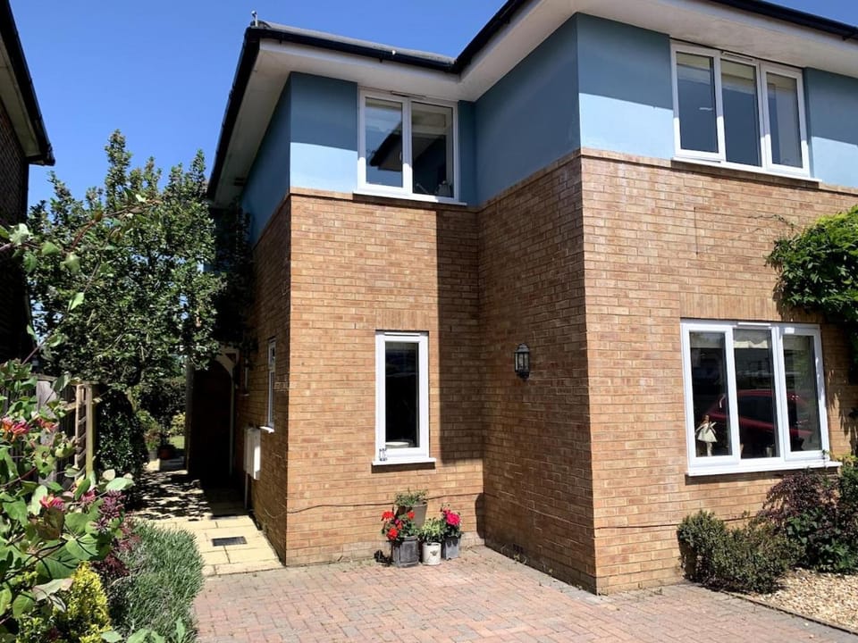 New Forest home - 4-beds and garden - 10 mins from Beach Apartment in New Forest District