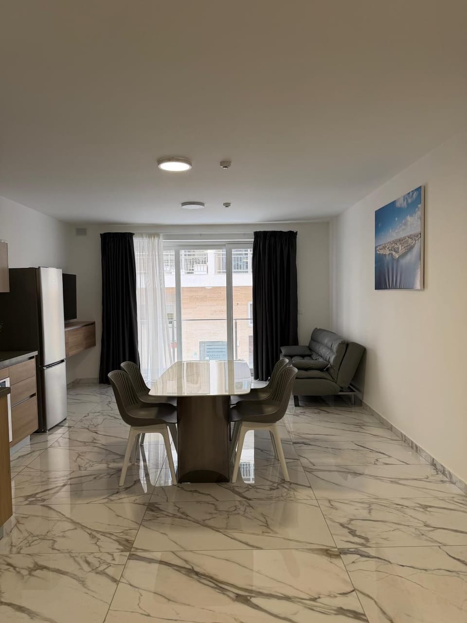 Bright & Modern 2-Bedroom Apartment - by HostMT Apartment in Saint Paul's Bay