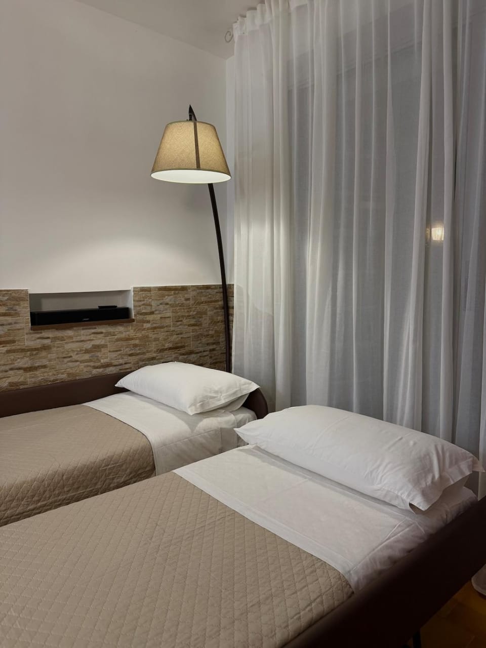 Bed, Living room