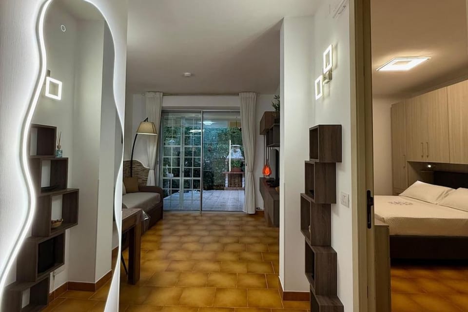 Bed, Living room, Photo of the whole room, Bedroom