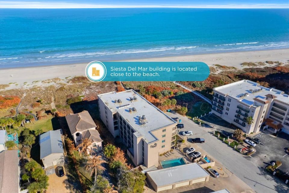 Property building, Day, Bird's eye view, Beach, Sea view, Parking