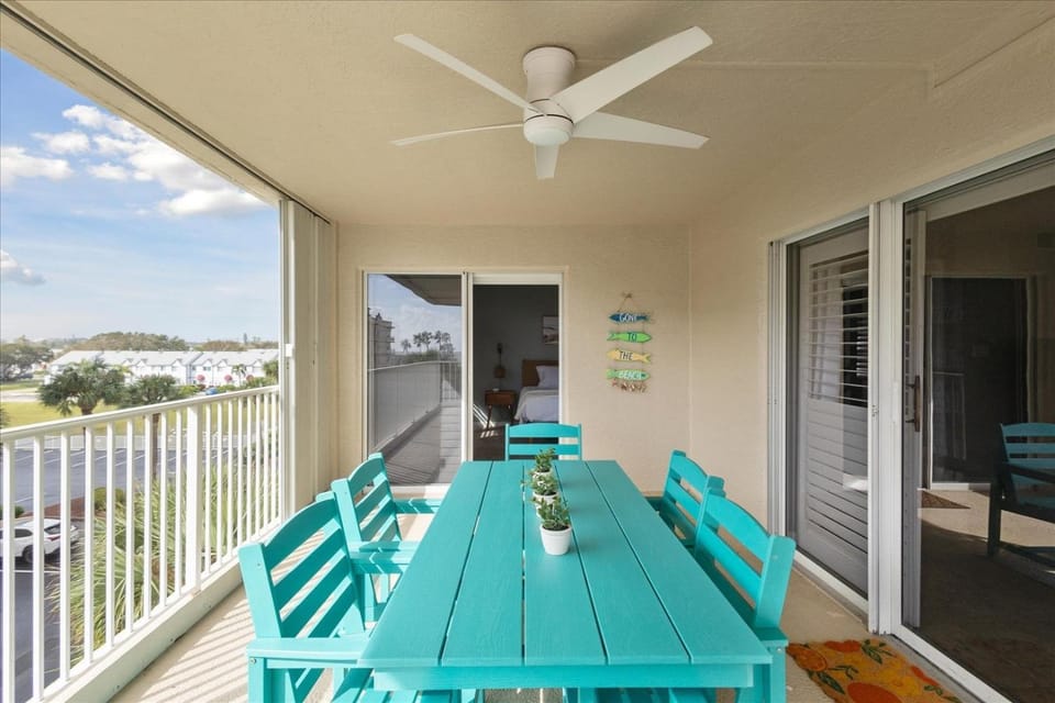 Day, View (from property/room), Balcony/Terrace, Balcony/Terrace, Seating area, Dining area