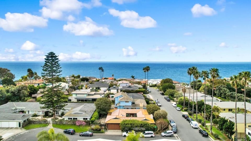 Lovely Laguna Oceanside Gem! Apartment in Laguna Beach
