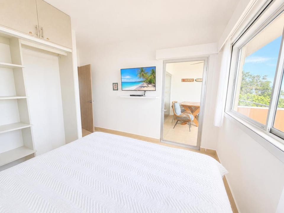 Bed, Bedroom, Sea view