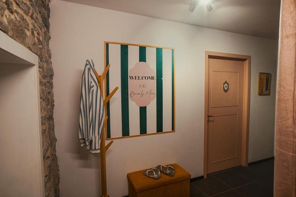 Le Beverly Moon - Private Pool & Spa House in Dinant