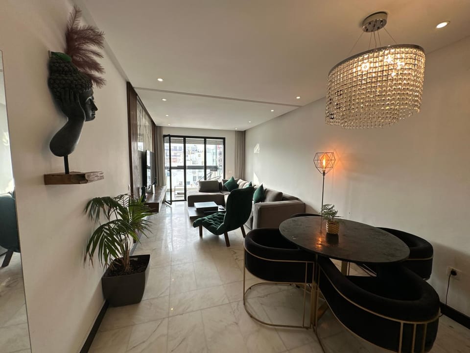 Luxury Modern Apartment in the Heart of the City with Balcony Overlooking Twin Towers Apartment in Casablanca