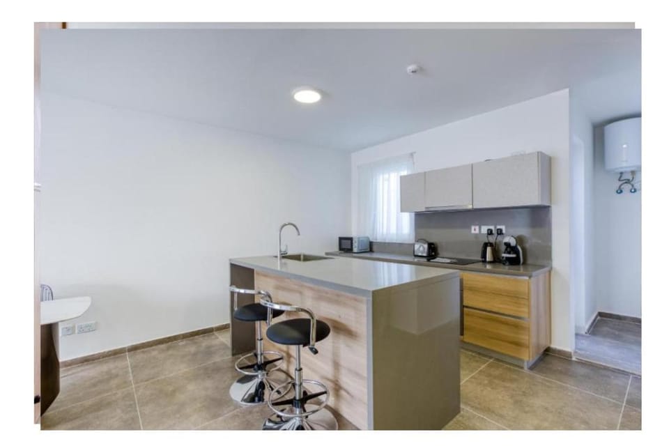 Peaceful 2BR Seaside Penthouse - by HostMT Apartment in Saint Paul's Bay