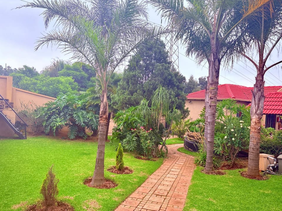 The Oasis Veranda Bed and Breakfast in Johannesburg