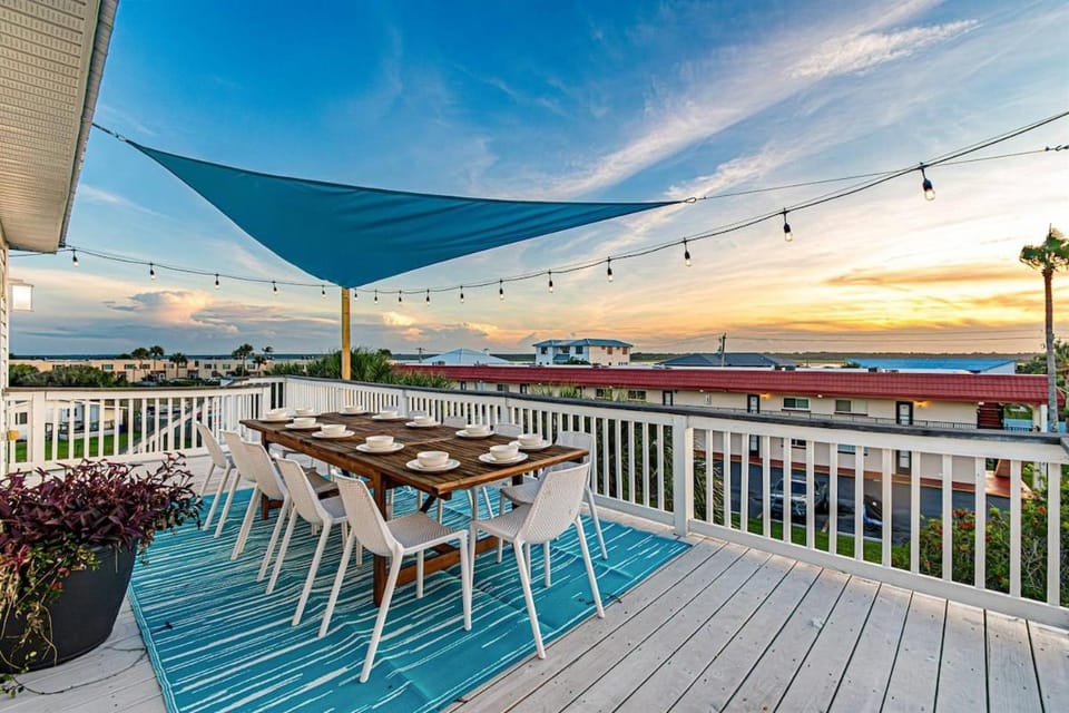 Patio, Dining area