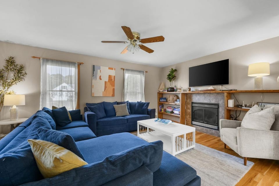 Charming Harwich Home—Relax Explore Cape Cod House in Brewster