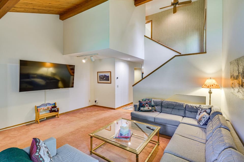 Large Family Duplex w/ Grill, Near Beaver Creek House in Avon