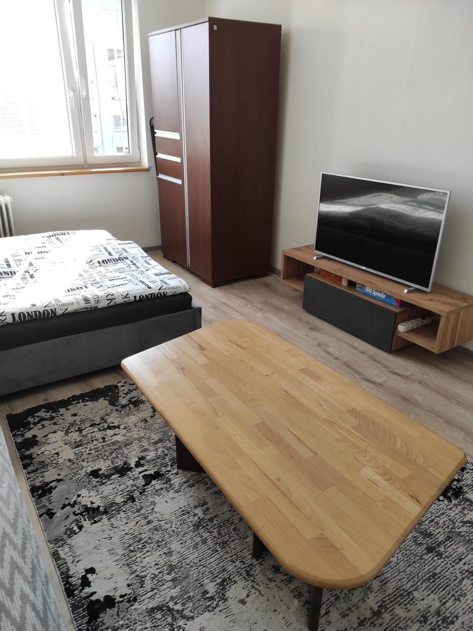 Photo of the whole room, wardrobe