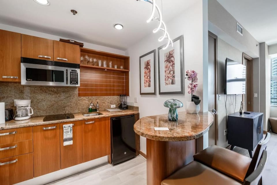 Stunning Views Cozy Studio Apartment in Brickell