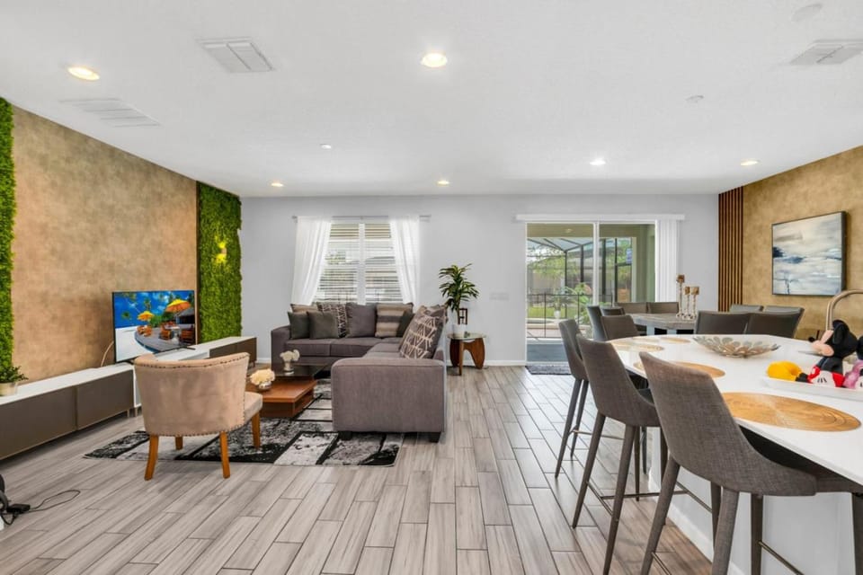 Spacious Disney-Area Home with Private Pool House in Kissimmee