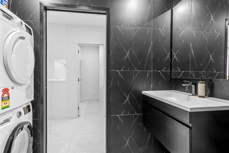 QV Stays Viaduct Harbour Elegance Apartment in Auckland
