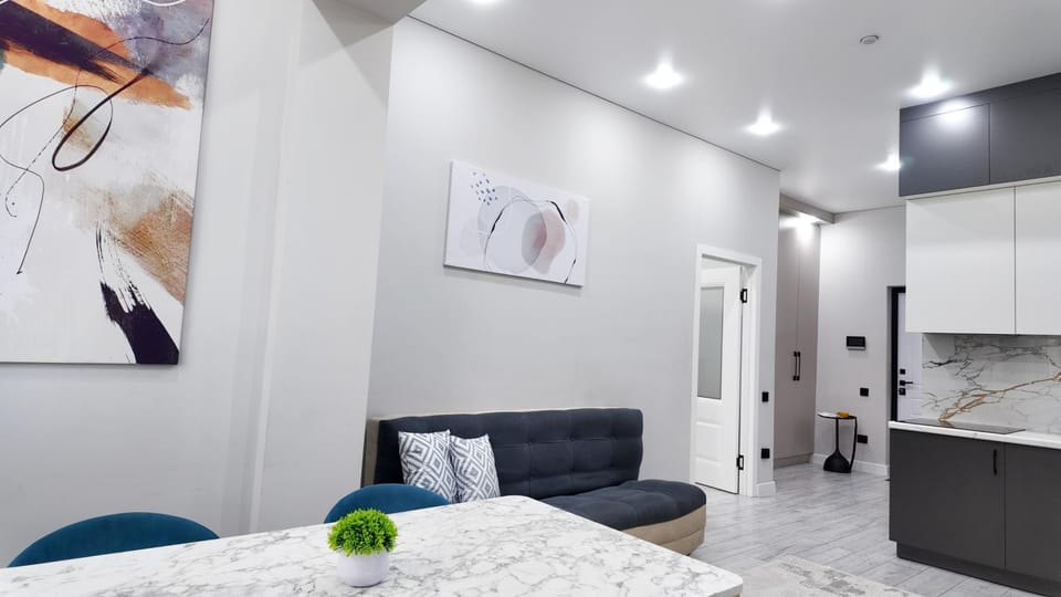 Kitchen or kitchenette, Living room, Seating area