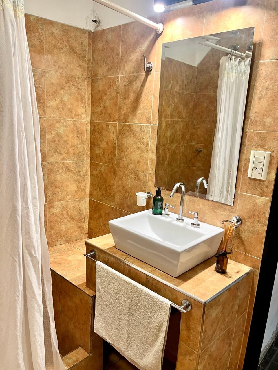 Shower, Bathroom, towels