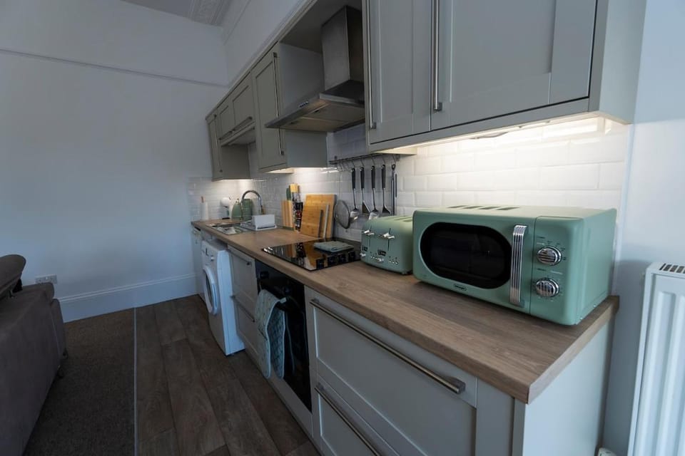 Spacious 2 Bed Apartment in Brighton- Free Parking Apartment in Hove