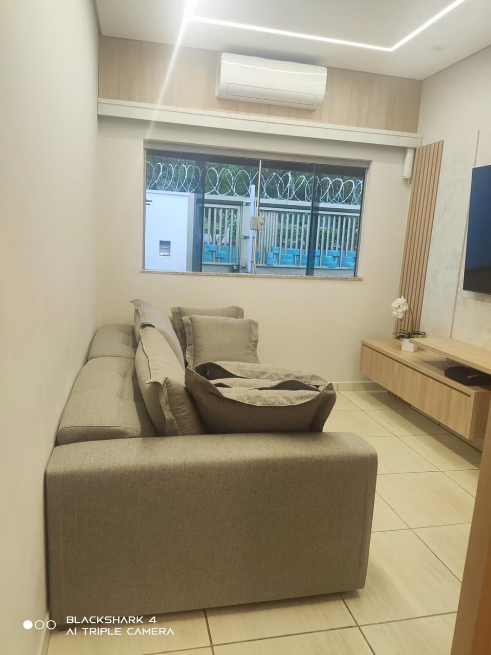 TV and multimedia, Living room, air conditioner