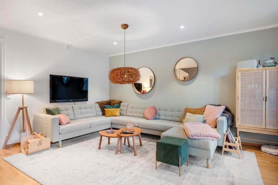 TV and multimedia, Living room, Seating area