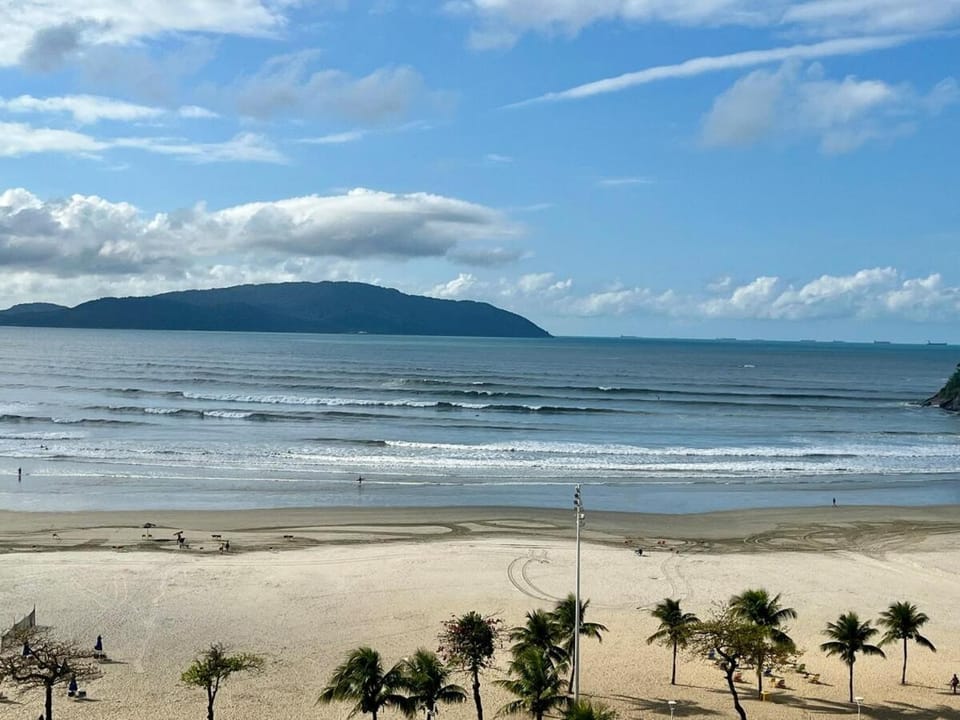 Studio apartment right on the beach Apartment in Santos