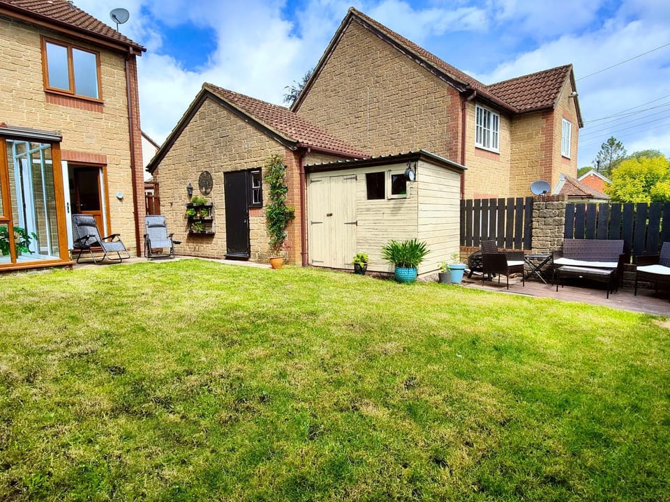 Dorset Home - Games Room, Fire Pit, Garden, Close to Jurassic Coast and Beach House in West Dorset District