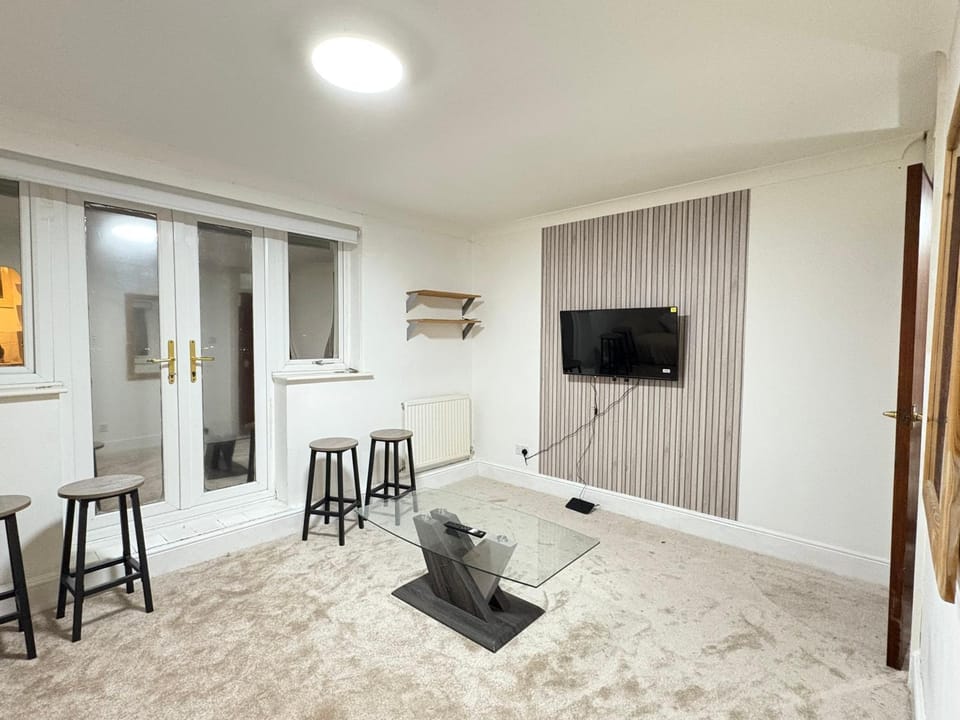 Serene River View 2bed near Canary Wharf O2 Excel Apartment in London Borough of Lewisham