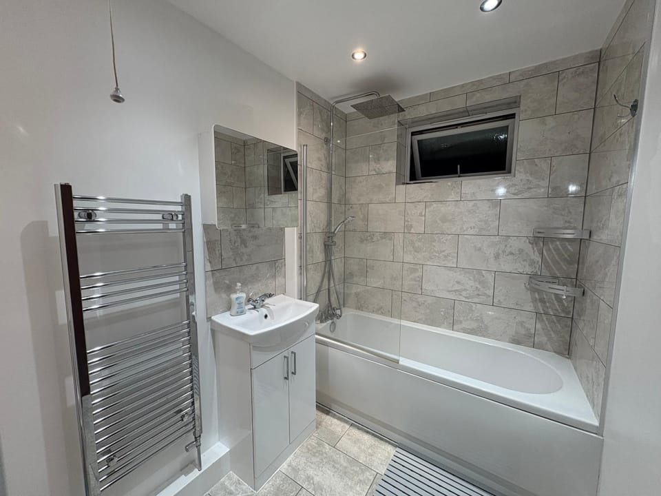 Serene River View 2bed near Canary Wharf O2 Excel Apartment in London Borough of Lewisham