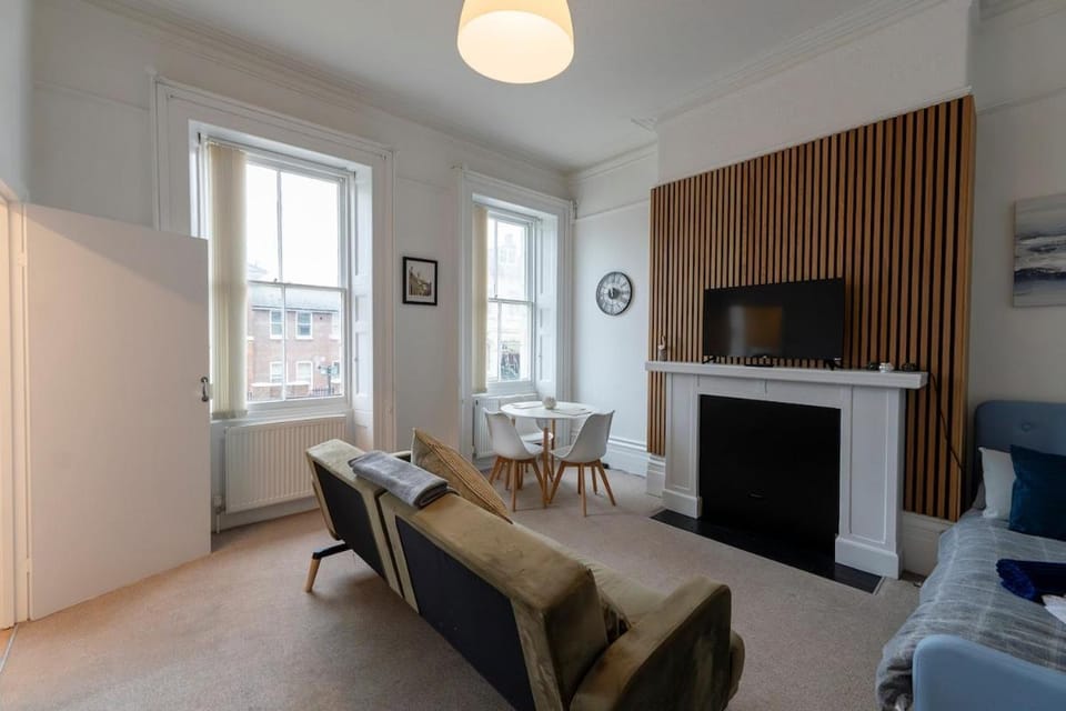 Spacious Studio in Central Brighton - Free Parking Apartment in Hove