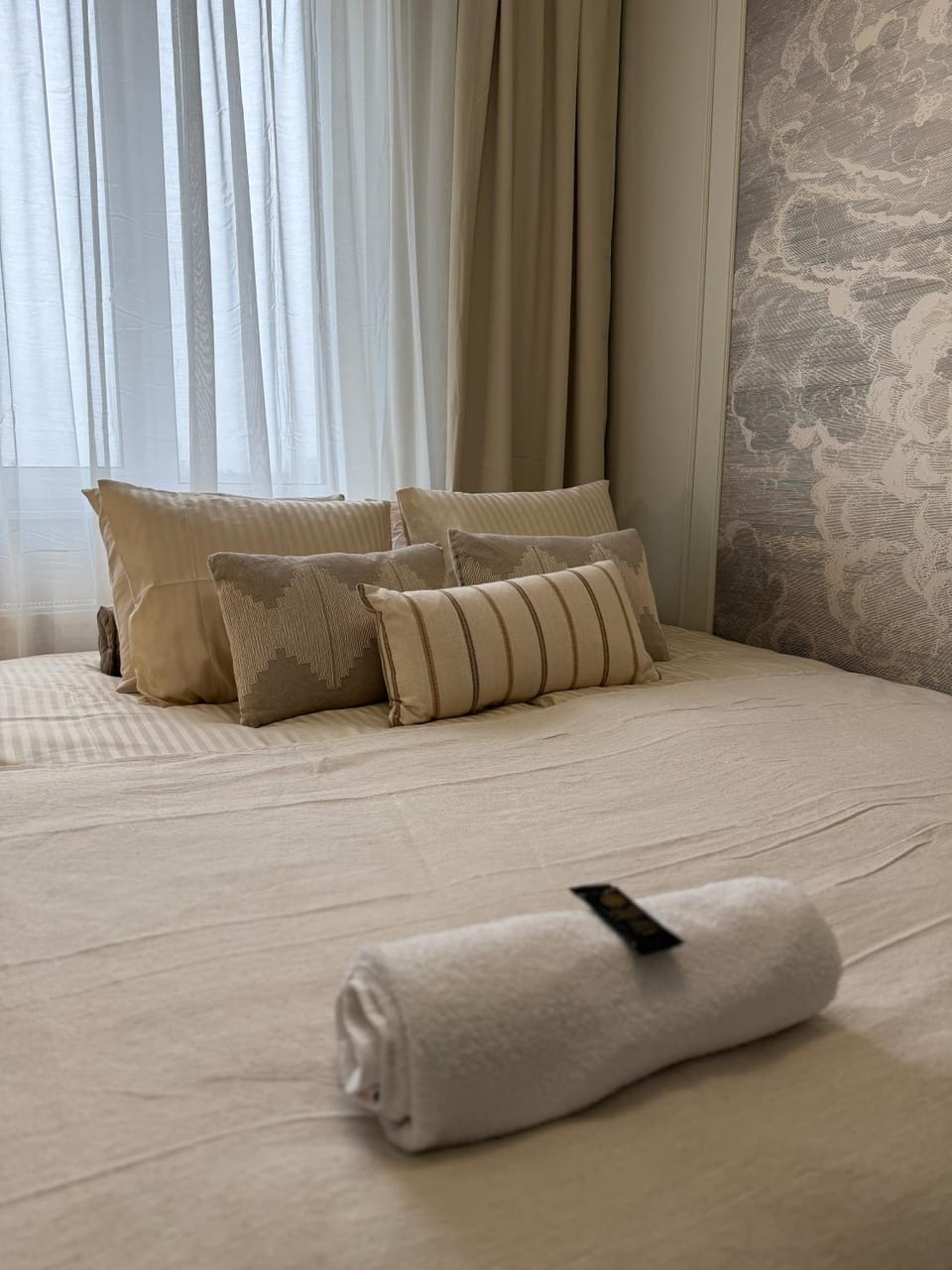 Bed, Photo of the whole room, Bedroom, towels