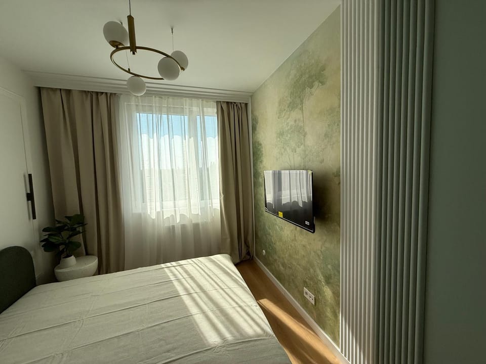 Bed, TV and multimedia, Photo of the whole room, Bedroom