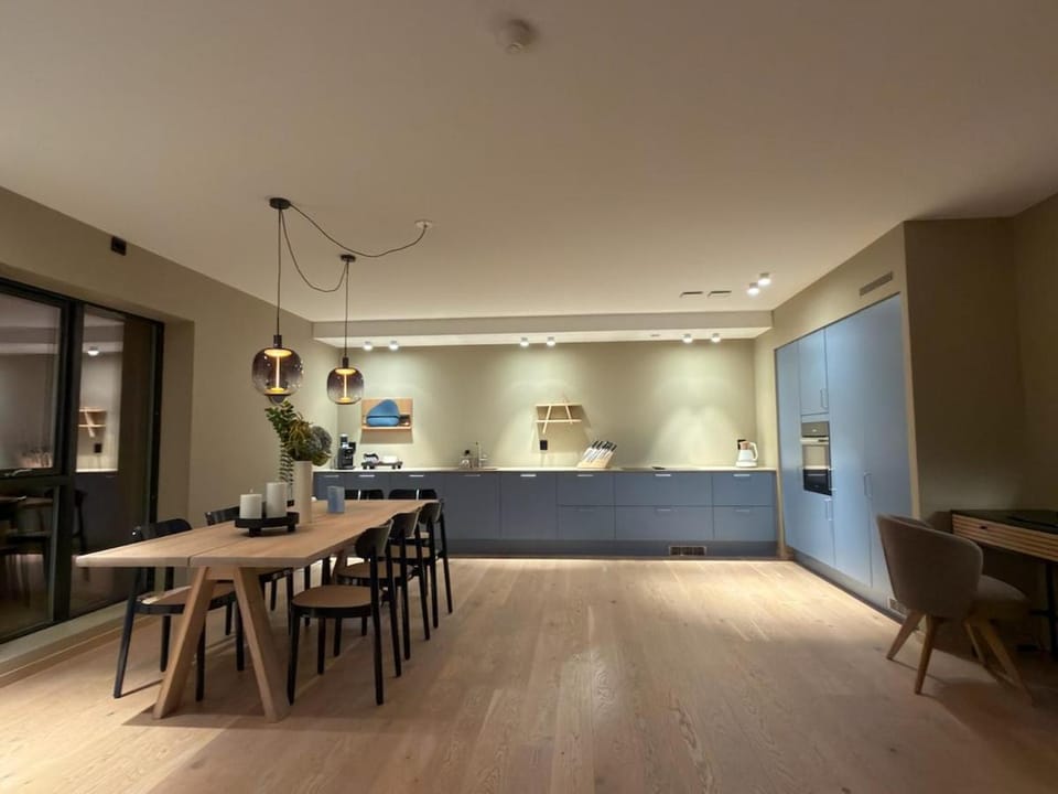 Kitchen or kitchenette, Living room, Seating area