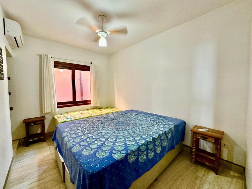 Bed, Photo of the whole room, air conditioner