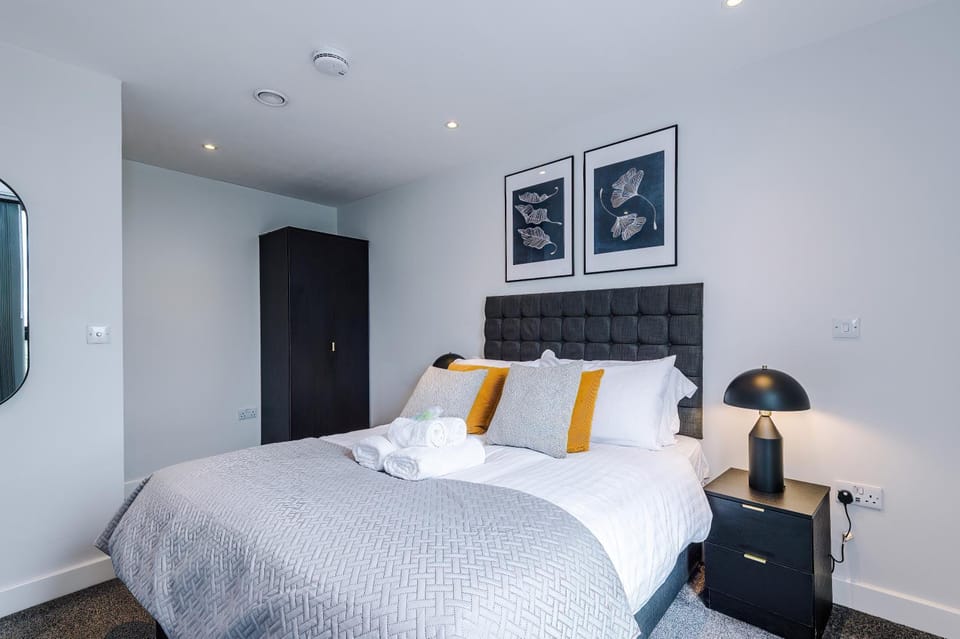 Bed, TV and multimedia, Photo of the whole room, Bedroom, wardrobe