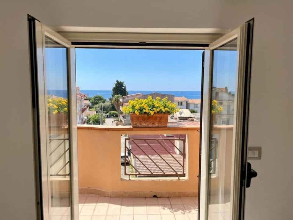 View (from property/room), Balcony/Terrace, Sea view