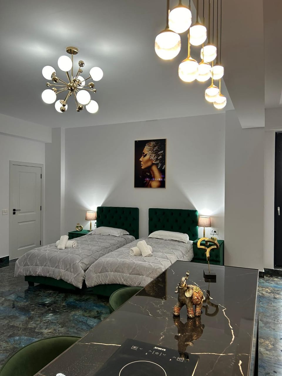 Bed, Photo of the whole room