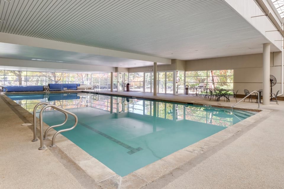 1 Mi to Vail Ski Resort: Condo w/ Resort Perks! House in Vail