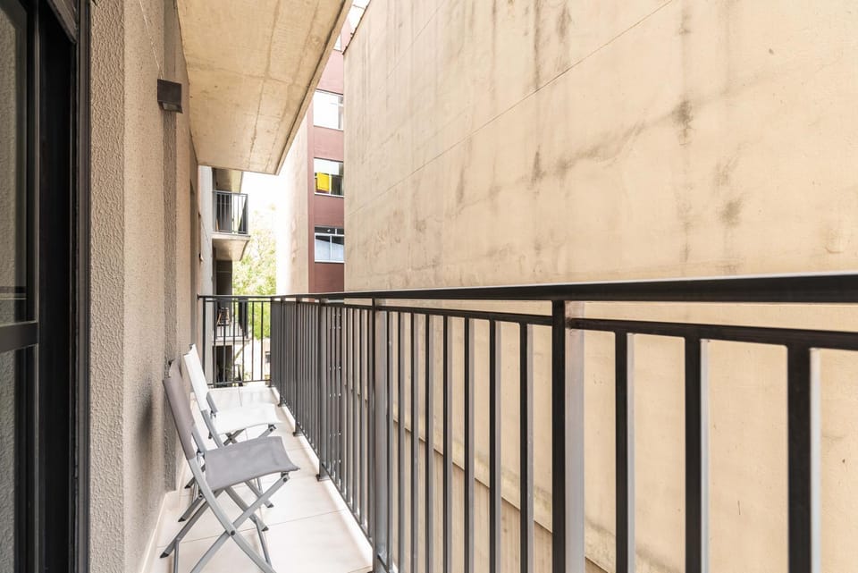 56 Movie screen and parking space! New near Paulista Apartment in Sao Paulo City