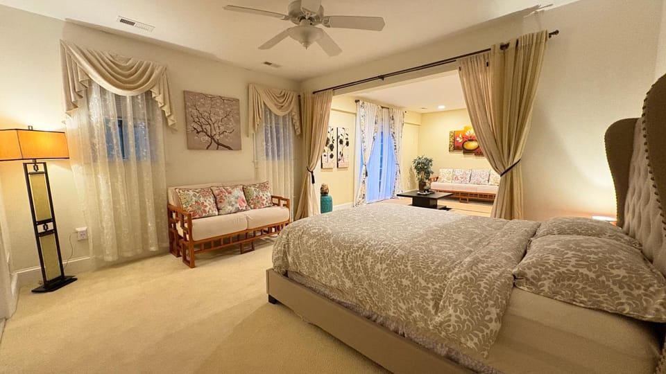 Spacious Guest Suite 5 Minutes to Princeton University with Free Parking Bed and Breakfast in Princeton